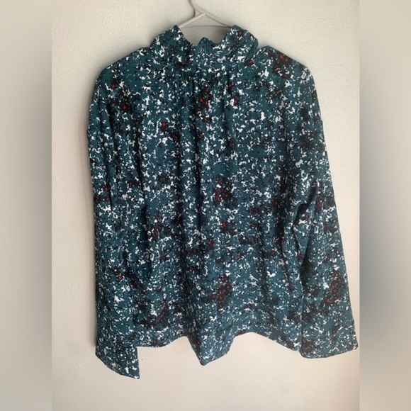 ELIZABETH & JAMES High-Neck Print Blouse - Picture 4 of 12